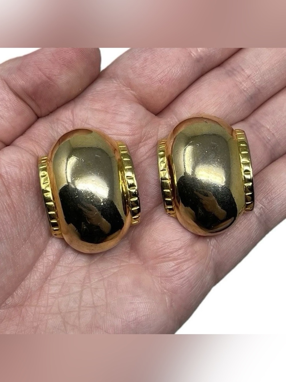 Vintage Signed Dauplaise Gold Tone Clip On Statement Earrings Retro Classy